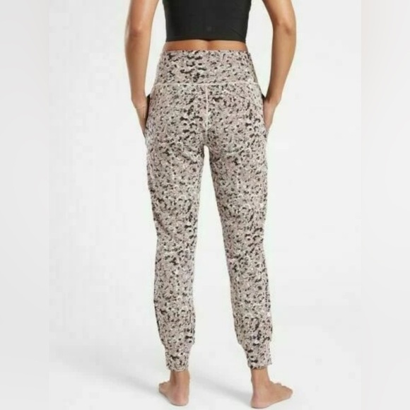 LIKE NEW Athleta Salutation High Rise Jogger | Yoga | Casual | Fall | Cozy - Picture 2 of 14
